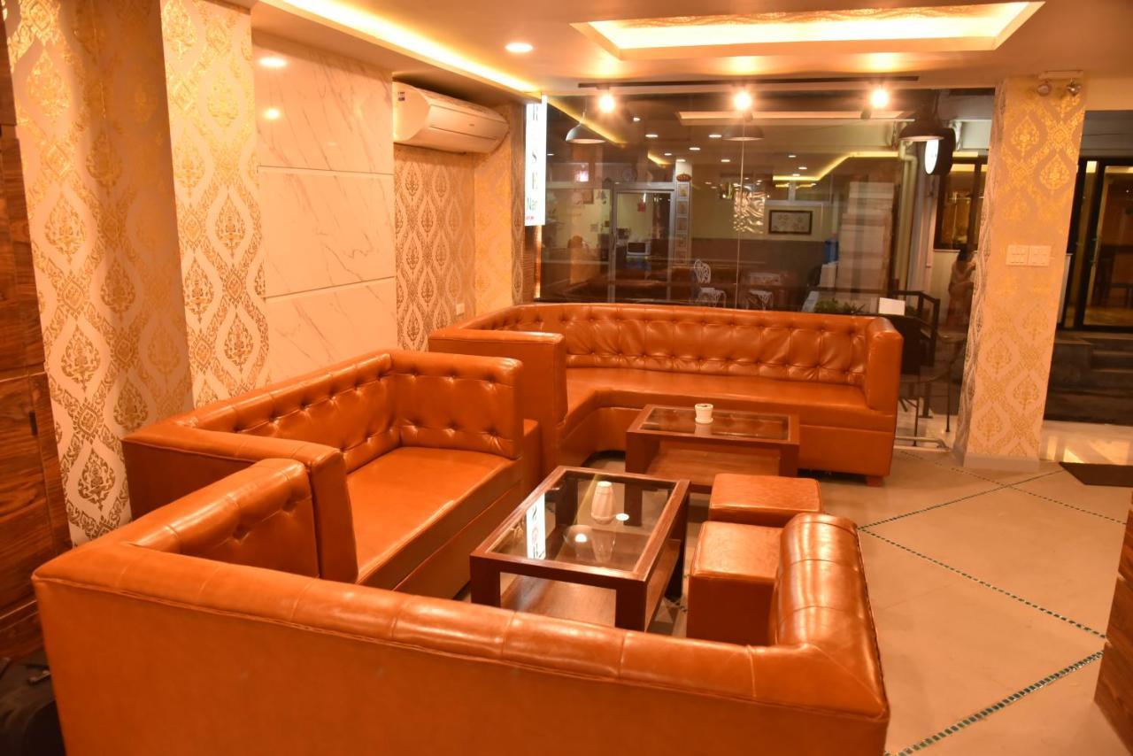 בנגקוק Rose Nana Hotel מראה חיצוני תמונה